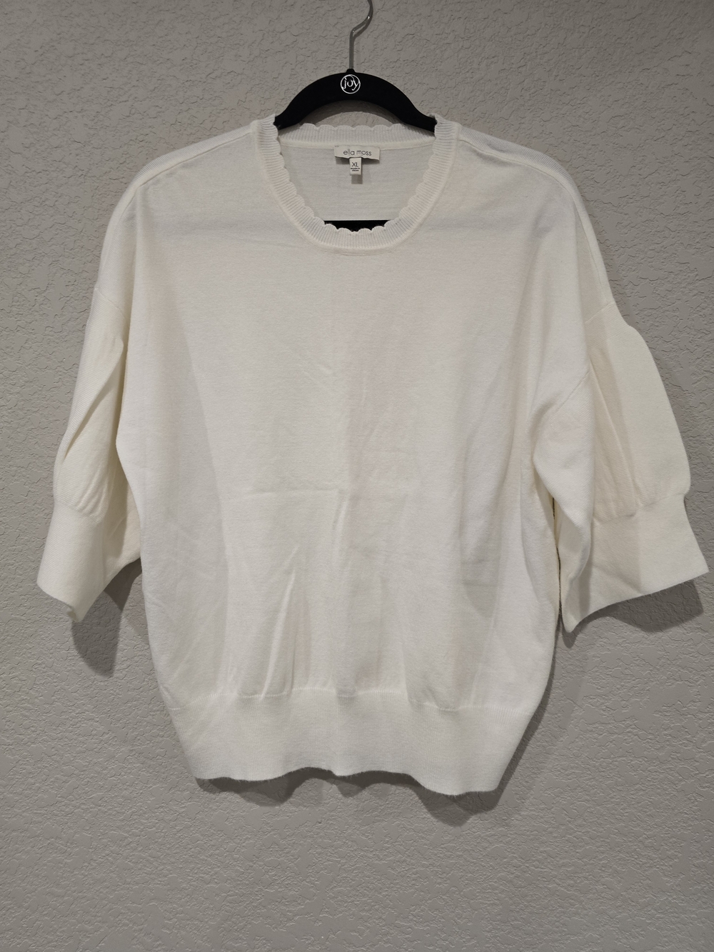 Ella Moss Off White Short Sleeve Crew Neck Sweater With Scallop Neck